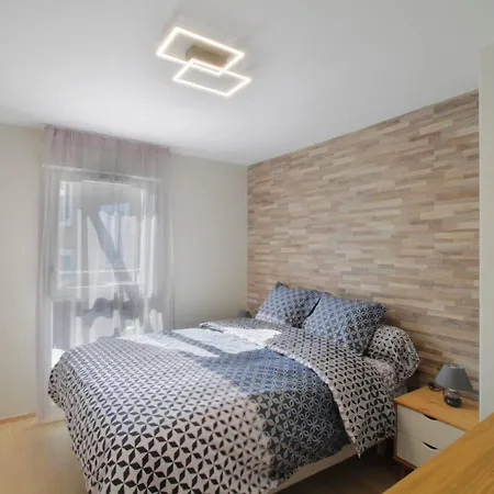 New T3 With Air Conditioning 2 Steps From The