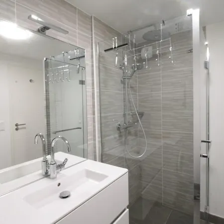 New T3 With Air Conditioning 2 Steps From The 아파트 *