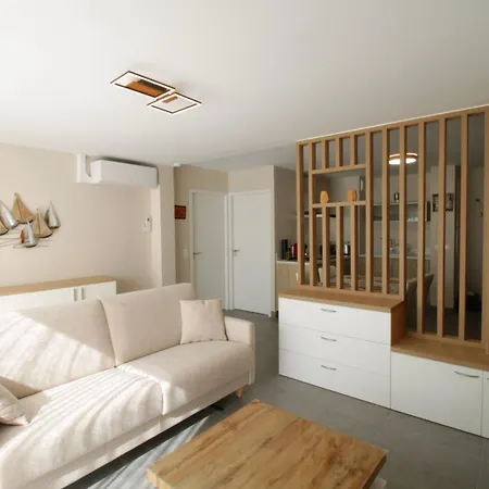 New T3 With Air Conditioning 2 Steps From The 아파트