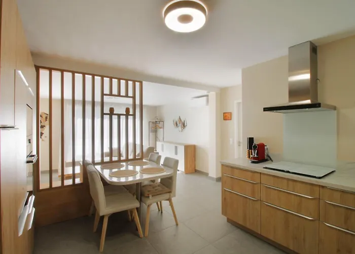 New T3 With Air Conditioning 2 Steps From The エクスレバン