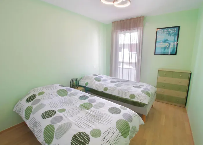 New T3 With Air Conditioning 2 Steps From The アパート