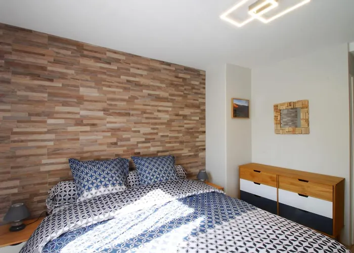 New T3 With Air Conditioning 2 Steps From The